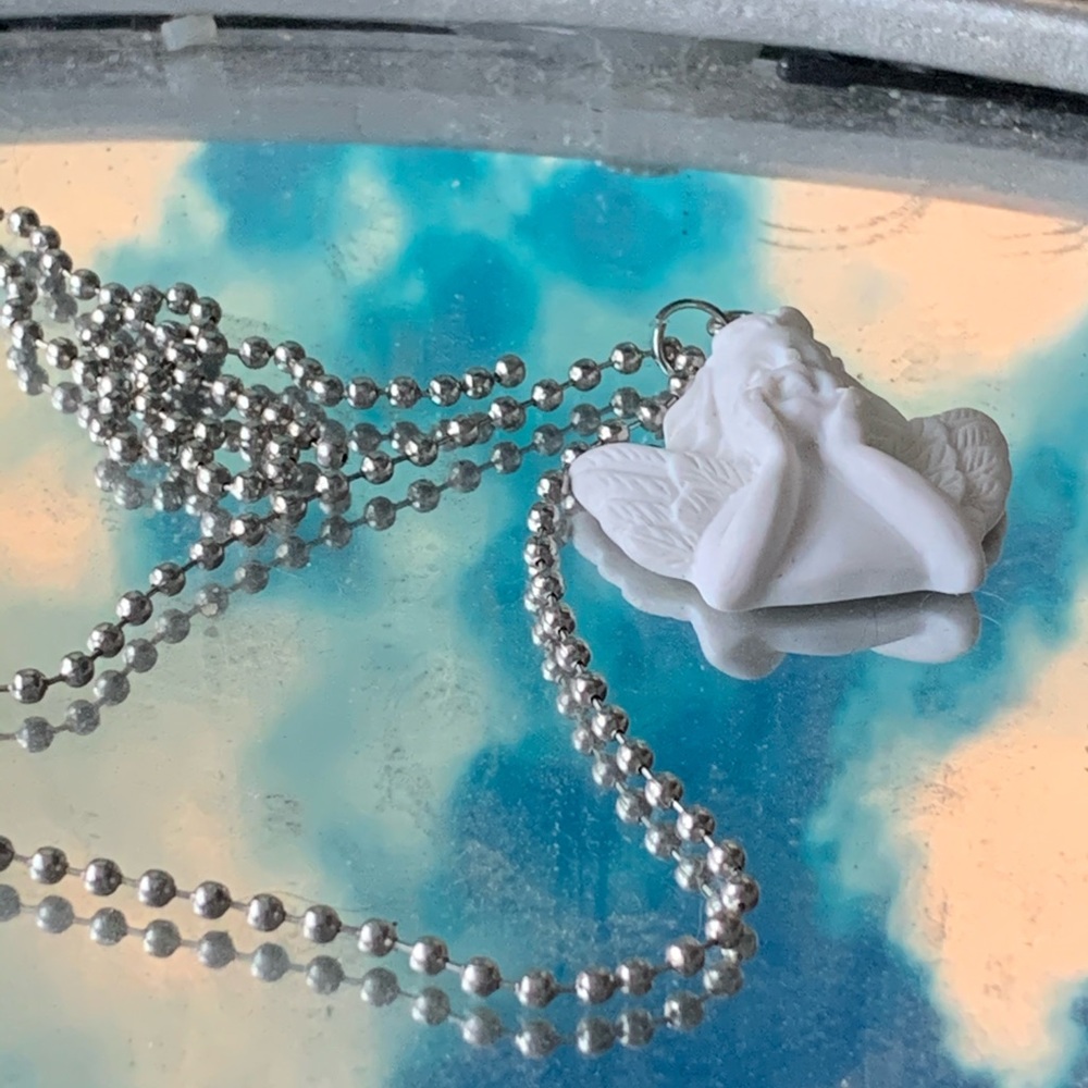 White Angel chain